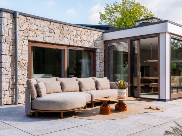 Safina loungeset with June tables 03