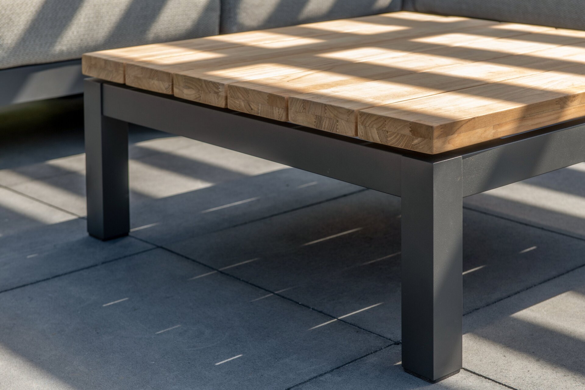 Capitol lounge square table closeup 01.jpg