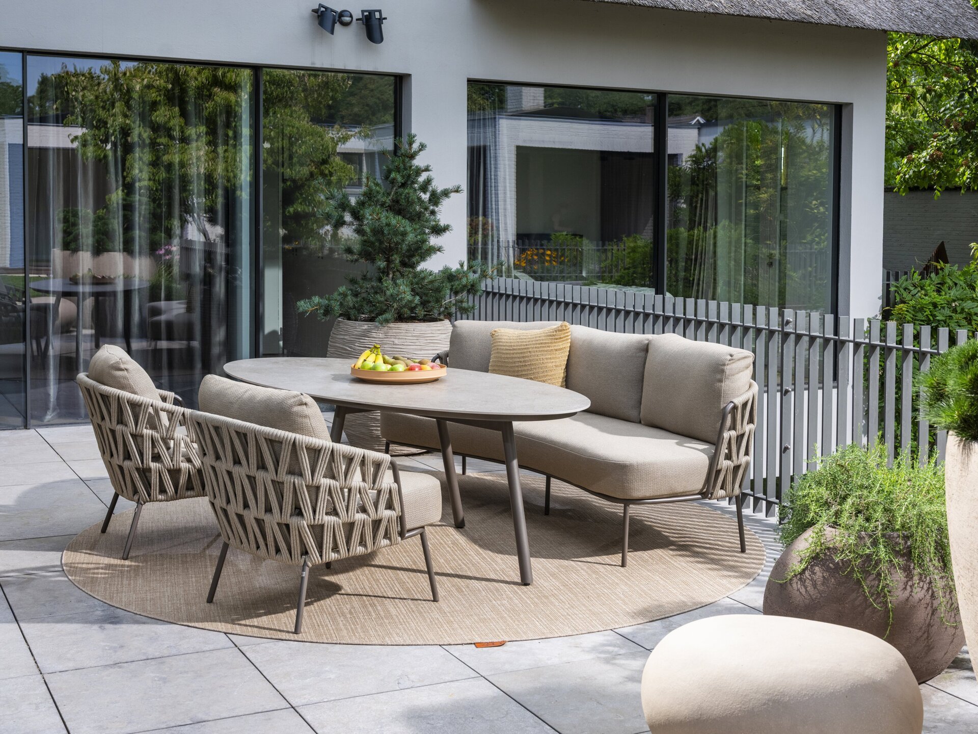 Mallorca low dining set terre with Salute table 02.jpg