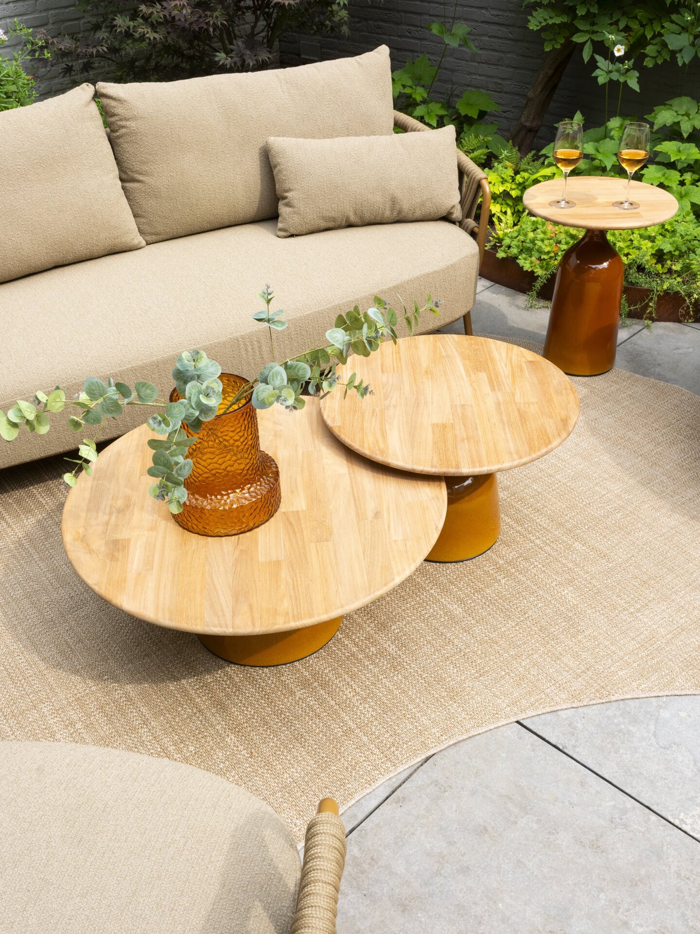 Biarritz lounge set with June tables detail 04.jpg