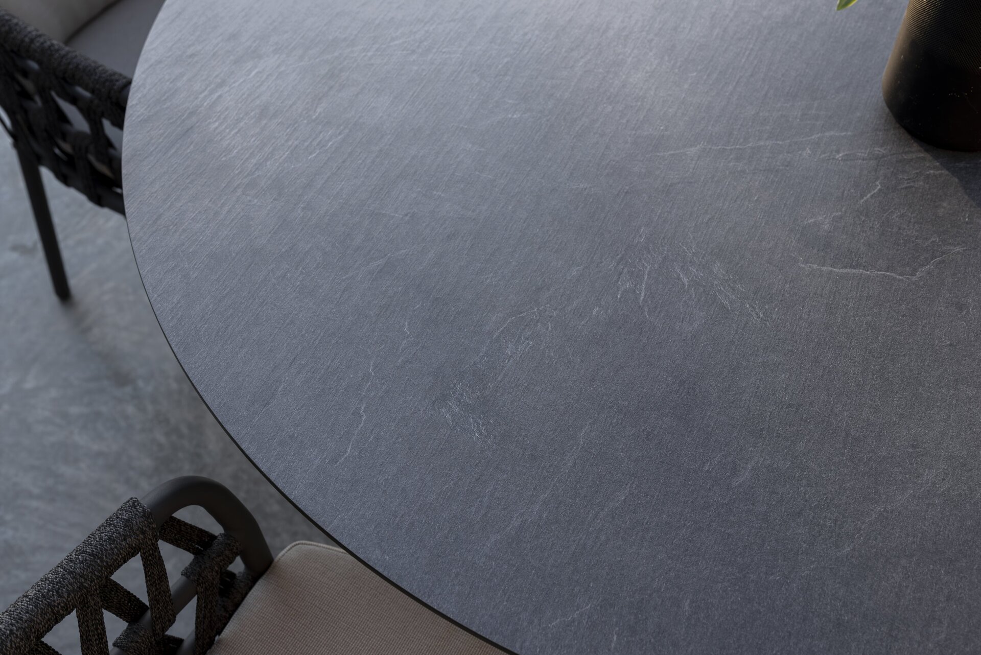 Albareto dining set with Locarno table 130cm detail 09.jpg