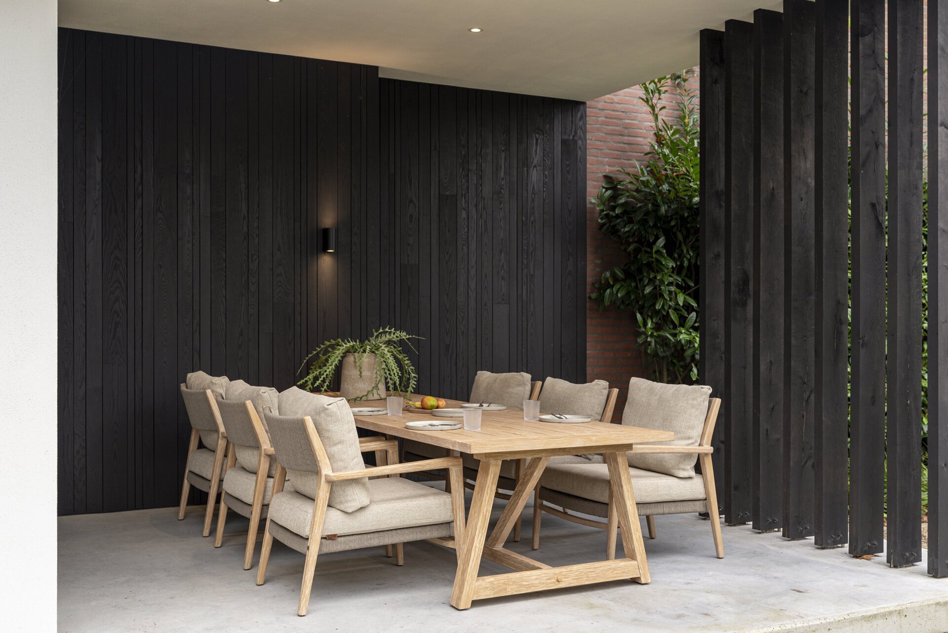 Julia low dining set with Noah table brushed teak outdoors _ 05.jpg