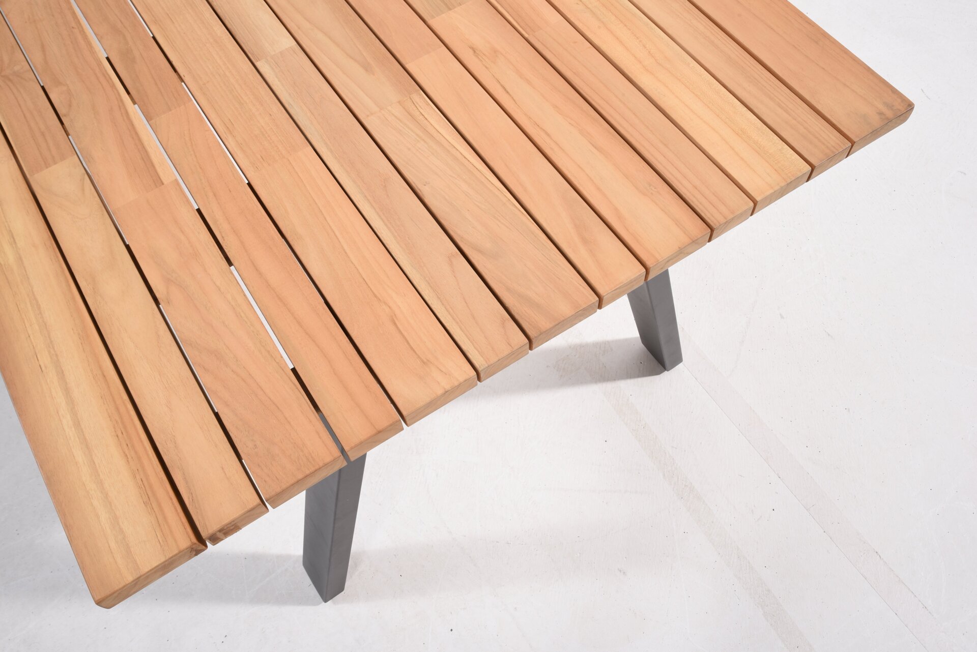 _ Ambassador teak table detail 01.JPG