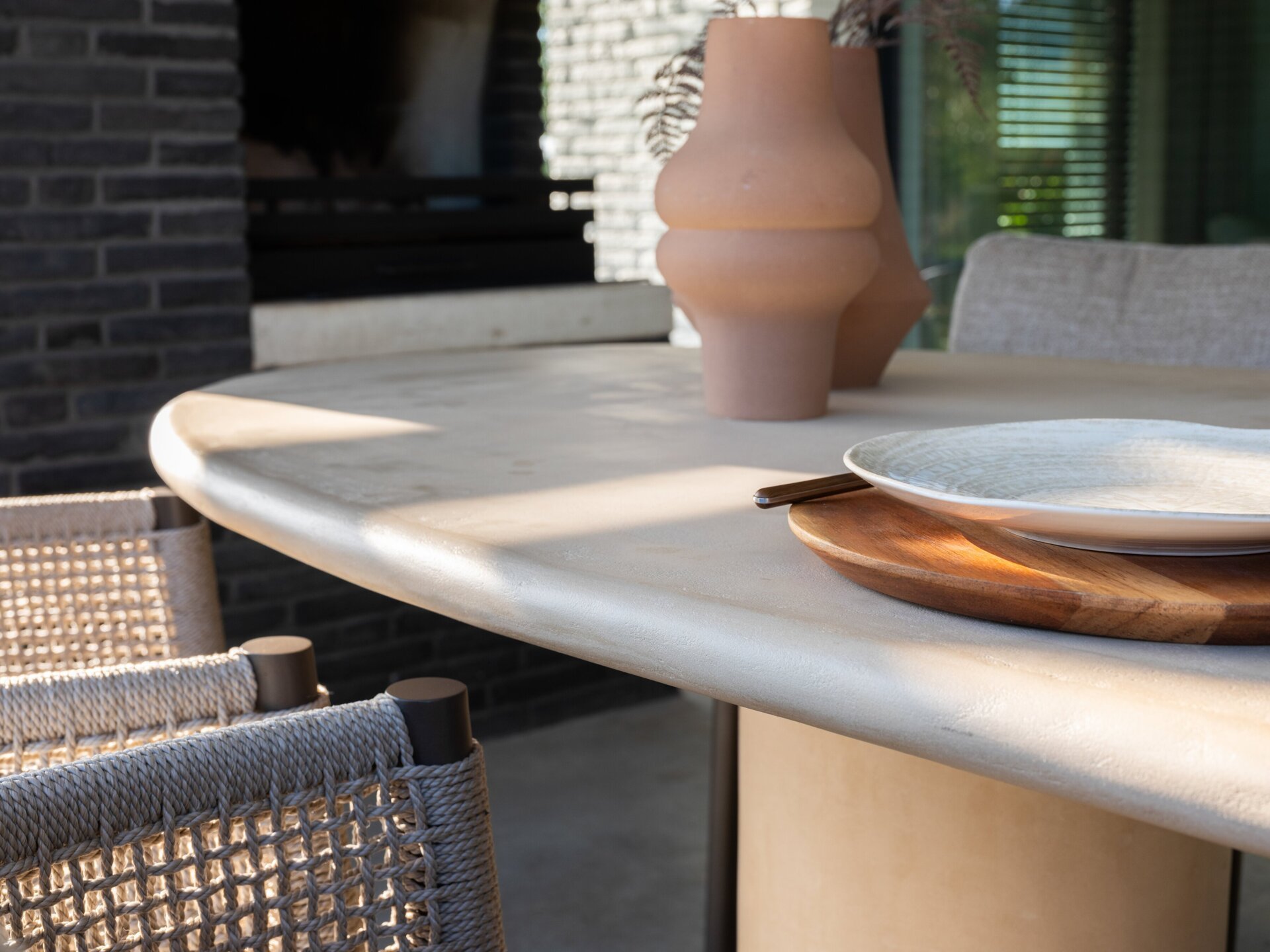 Savanne dining set with Hampton 300cm table - detail 05.jpg