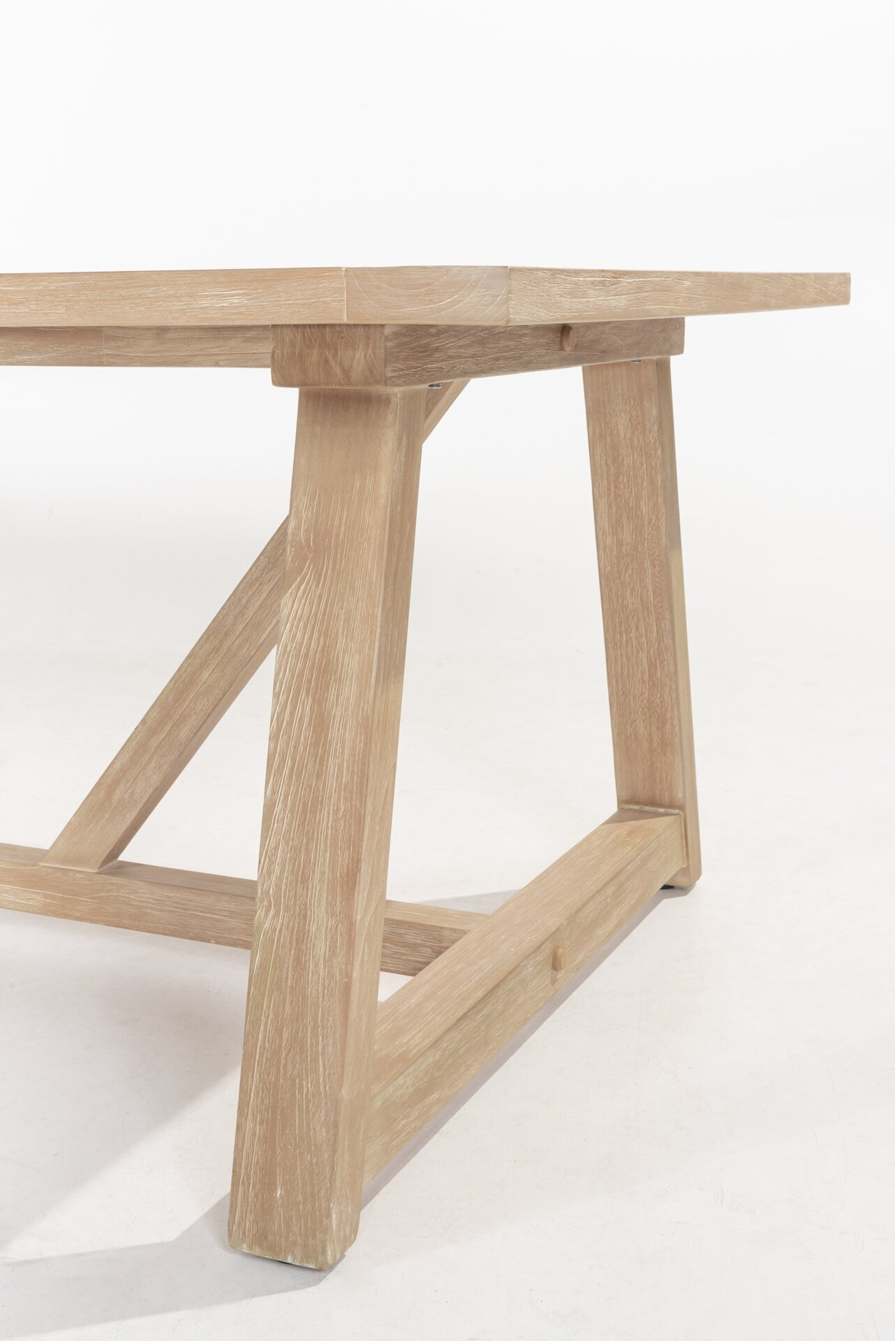 Noah brushed Teak table detail _ 01.jpg